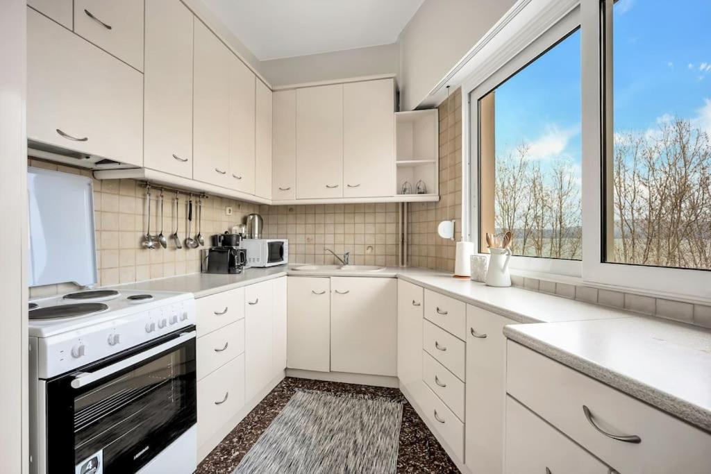 Bright Central Apartment With Splendid Sea View! Халкида Экстерьер фото